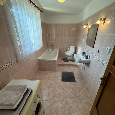 Lutra Montana Relov