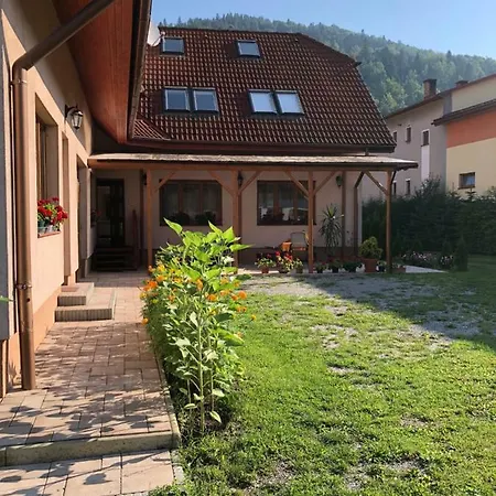 Privatunterkunft Lutra Montana
